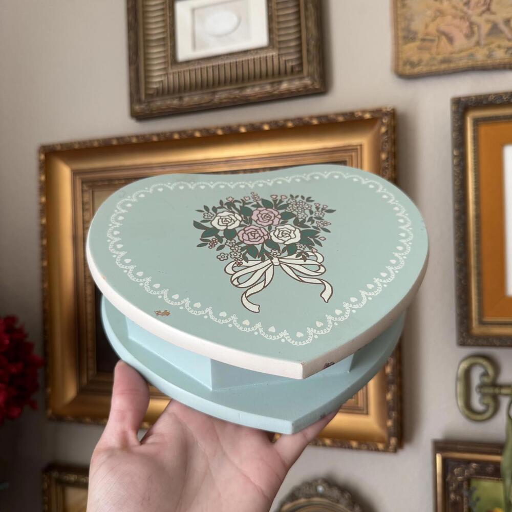 Vintage Wooden Heart Shaped Jewelry Box - Picture 1 of 6